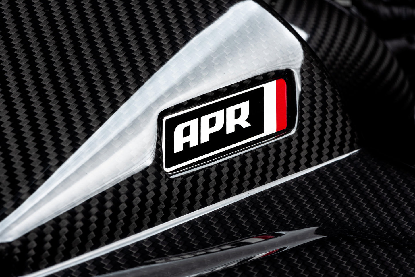 APR CI100036 - Carbon Fiber Intake - 2.0T A4/A5 (B9)