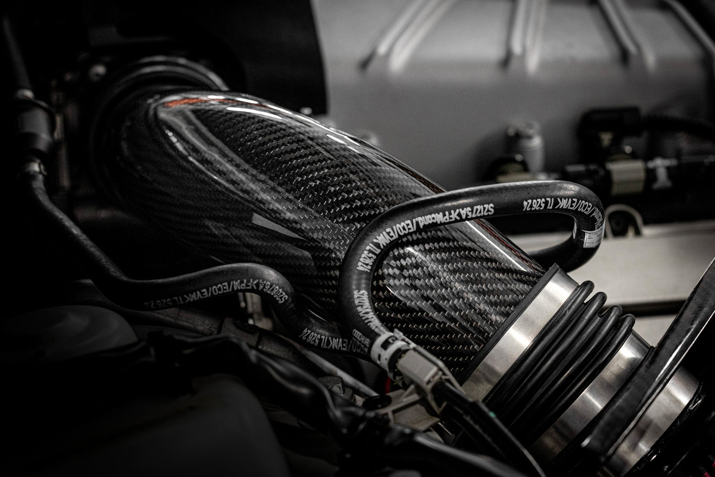 APR CI100037-A - Carbon Fiber Intake - B8 3.0T Throttle Inlet Pipe