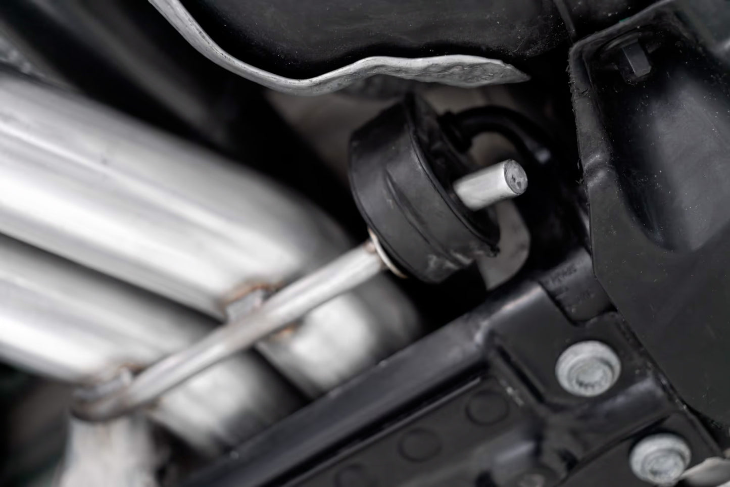 MBRP S4607304 - ARMOR PRO Resonator-Back Stainless Exhaust System