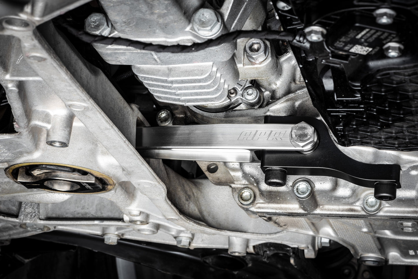 APR - Billet Stainless-Steel Aluminum Pendulum Mount MQB (7 Speed DQ500 and 8 Speed AQ450)