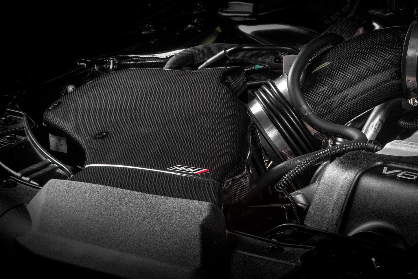 APR CI100023 - Closed Carbon Fiber Intake - B8 6/8 Cyl Intake Airbox